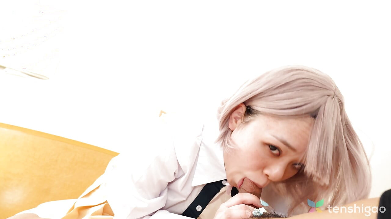Tokyo Cafe Girl Miss Saeko Ishiki Comes Back to Fuck a Model