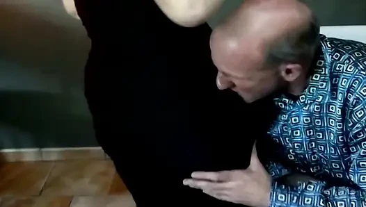 Vollbusige französische blonde milf wird hart gefickt