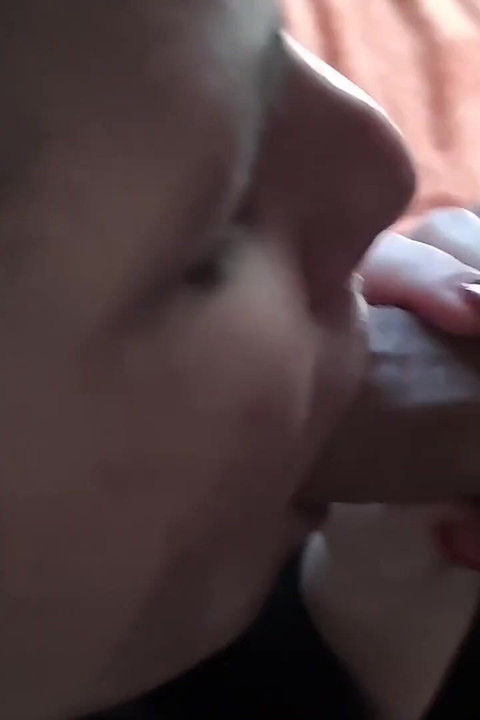 Real casero amateur tragando polla, garganta profunda, semen en la boca - compilación