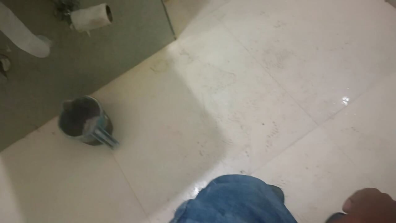 Desi Shemale Cumshot