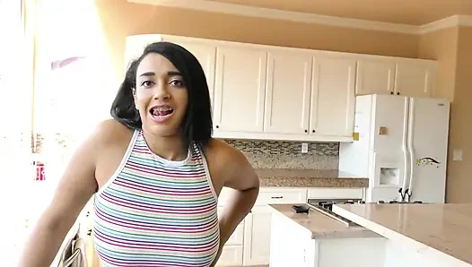 Büyük memeli karışık bebek beladan sikişiyor