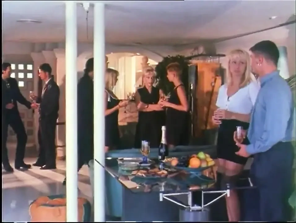 Kelly Trump - pussy,blonde