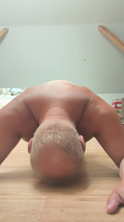 Xotrokx naked slave