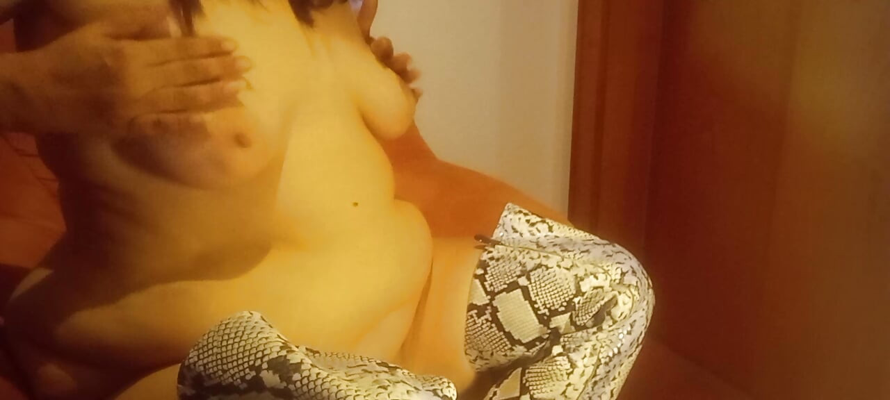 Real Amateur MILF Playing With Her Natural Hanging Tits - Saggy Boobs Tease