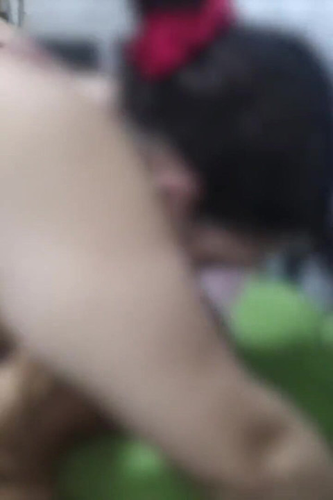Ele sentou-se em cima de sua amante durante toda a noite