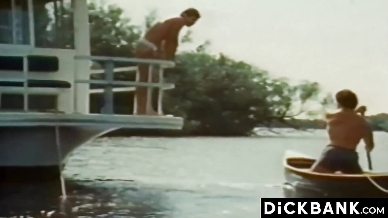 كايل هازارد يدفع قضيبه الكبير إلى رود ميتشل هول جائع