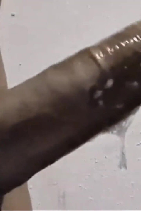 Ela chupa um pau de garganta profunda fazendo ele enlouquecer! em Apenas Sete Mins!!