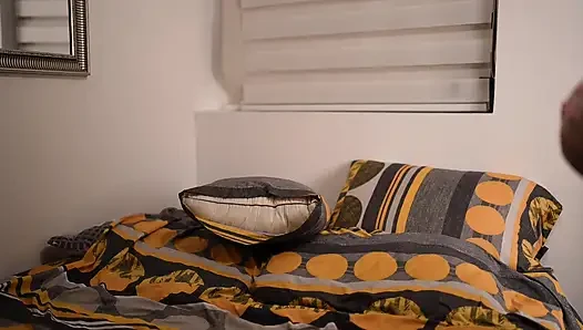 Zwei wunderschöne Lesben versuchen, ihre nassen Muschien zu ficken. Genieße das vollständige Video auf meinem Faphouse