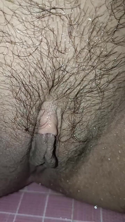 浴室淋浴 - 印度热辣女孩视频 | 短片 3