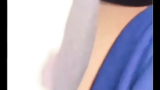 Masum ve dindar üvey kız kardeşime ilk kez seks yapmayı öğretiyorum