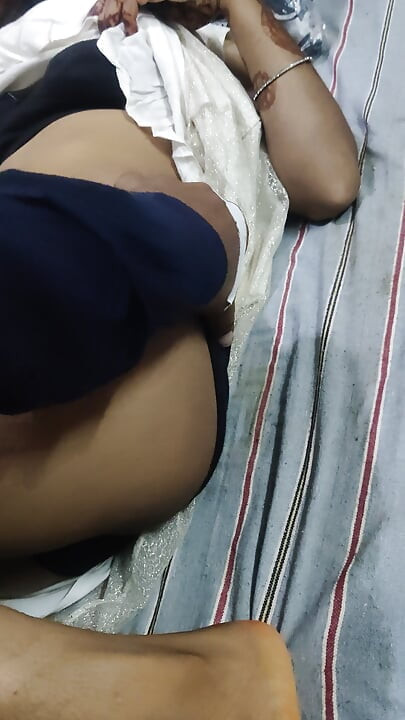 Ghar per koi nhi tha boyfriend ko ghar bula kar full romance kiya