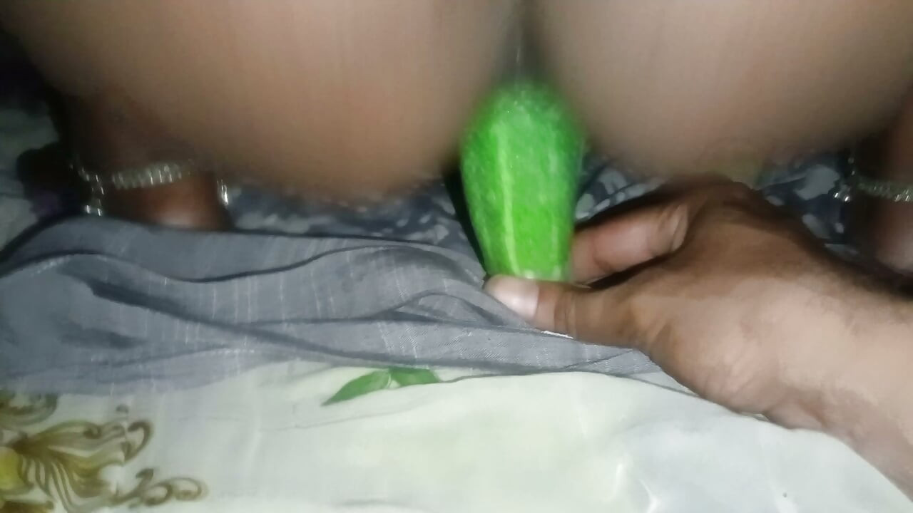Bhabhi Ne pura khira chut me dal diya