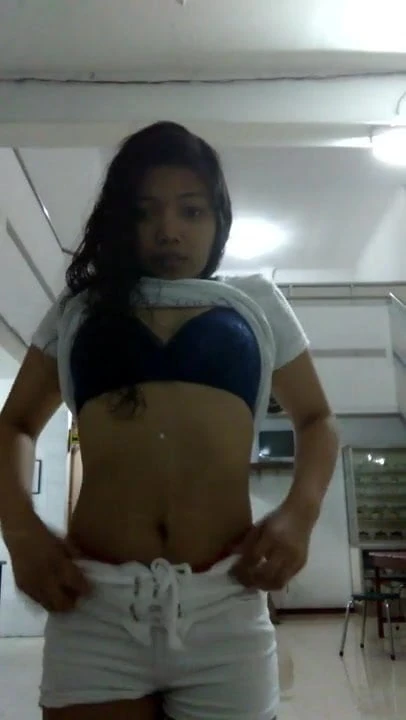 Naughty Laura 19yrs old make sexy video in office