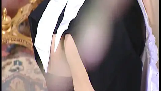 Brünette deutsche MILF mit fettem arsch bekommt doppelpenetration in Retro-FFM