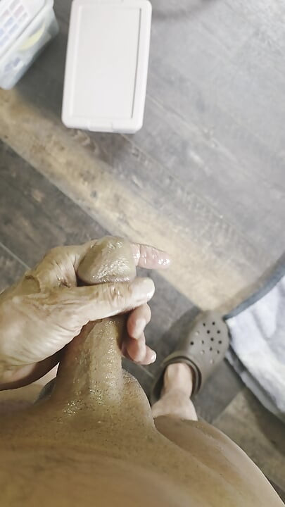 Ladydtf69 cuckold husband jerking his tiny dick