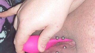 3 clips, grosse chatte percée, orgasme, contractions