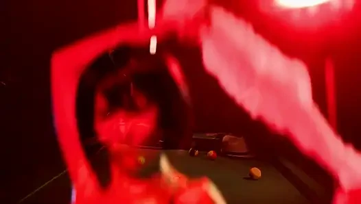 Ateşli bilardo masasında direk dansı ile grup seks