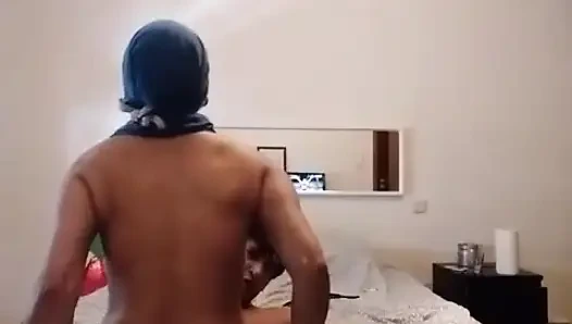 Новой студентке очень понравилось на видео моего члена в любительском видео