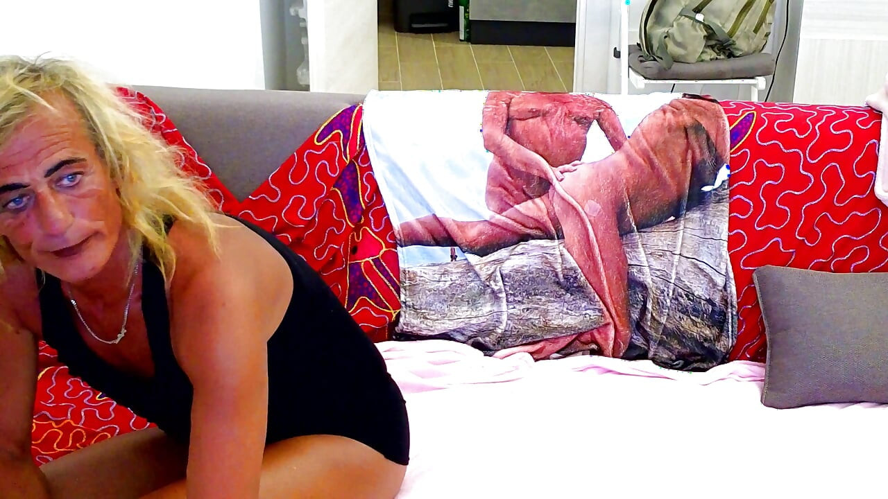 Latest Live Sex Show on Stripchat, Gigi and Dave, Shemale and Man Couple
