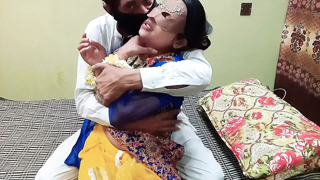 Indian Desi Hot Bahu ko Buday Susar ny Chod Diya Buday ki Jawani Bahu ki Chut phar d Clear Hindi Audio Hot Sex