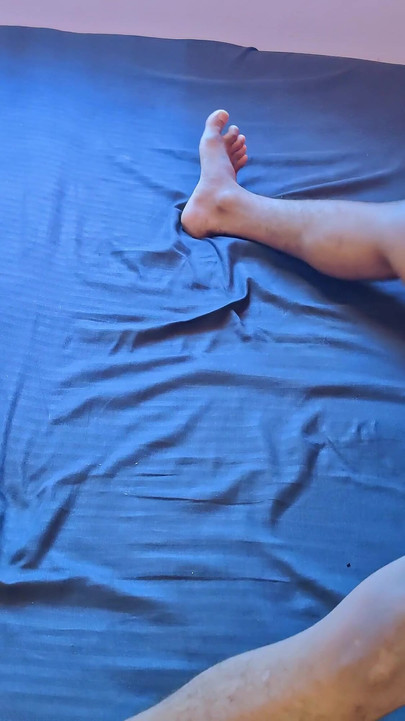 जबड़ा छोड़ने पल से "18 साल पुराने सुंदर शौकिया । वह काले बालों वाली जापानी हसीना है। वह बड़ा लंड पसंद करती है ।