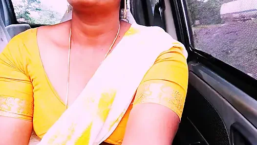 Hintli hizmetçi ev sahibiyle arabada seks yapıyor. Telugu edepsizce konuşuyor.