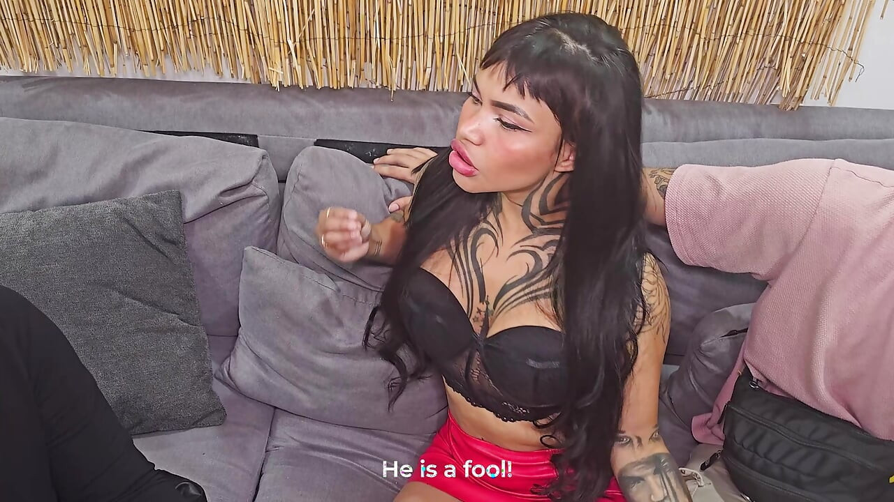 Psychologist fucks her patient in front of her husband