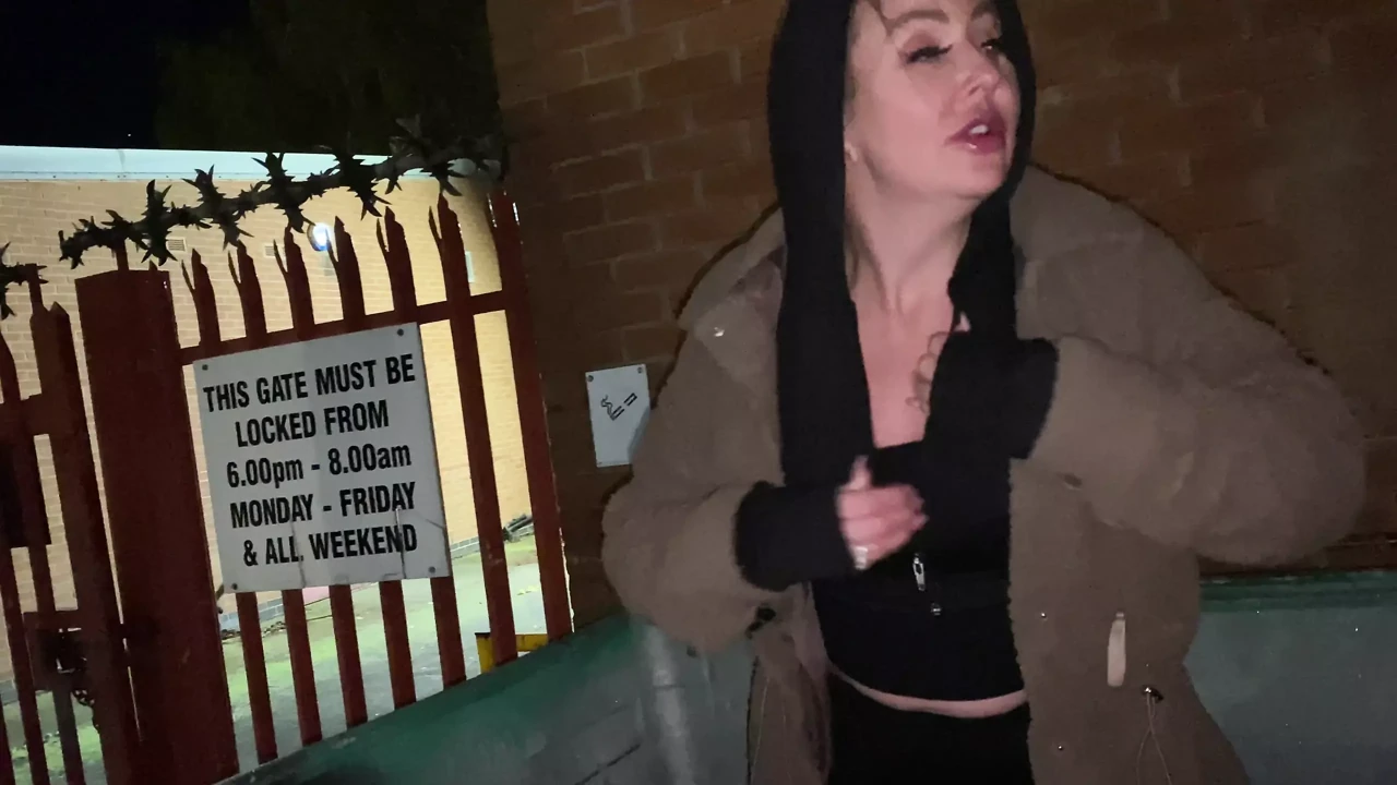 Offered juice to flash tits pussy and ass