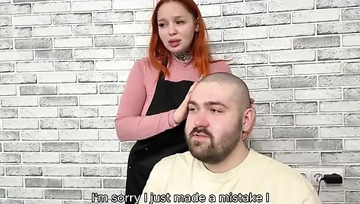 Penata rambut memutuskan untuk minta maaf atas potong rambut yang mengerikan