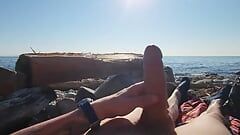 johnholmesjunior mostra personale alla spiaggia nudista white rock degli sconosciuti guardano il mio cazzo enorme in riva all'oceano