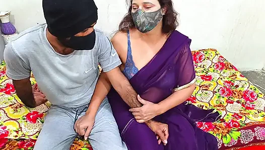 Society k Security Guard Ny Indian Desi Bhabhi Ko Ghar Mai Chod Diya Desi Aunty ki Chut Pani Pani ho gai Xxxxx Sex Hindi Audio