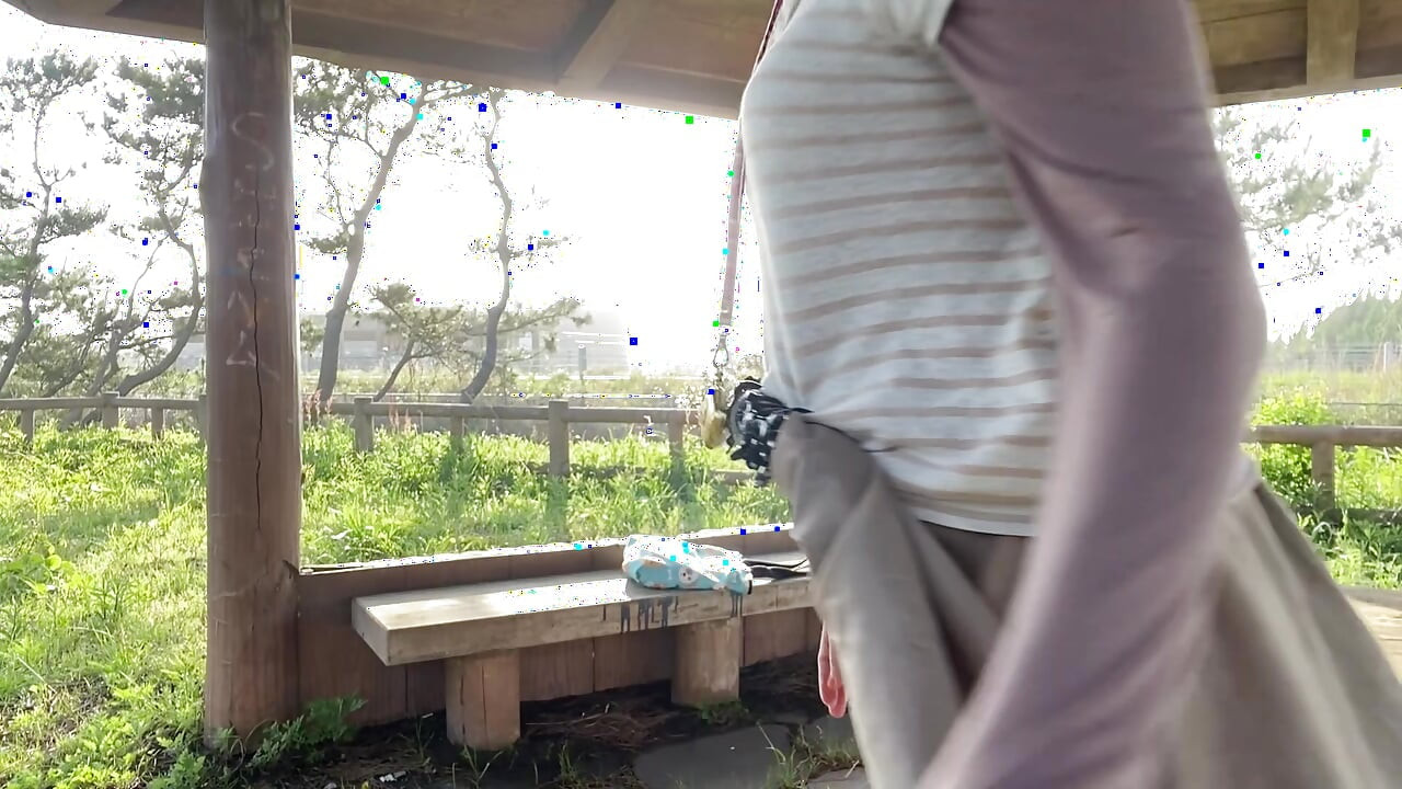 No196 Expose your tuck at a rest spot on the side of the road