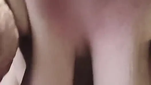 Memek besras slop lagi asik di atasnya