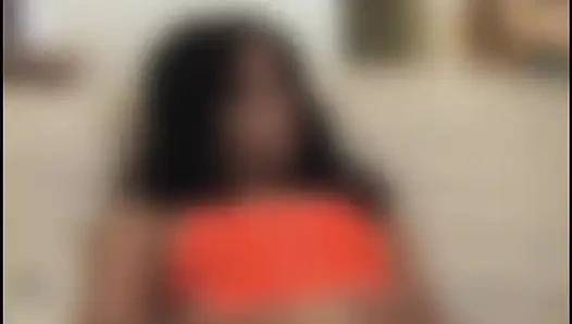 Schwarze schlampe bittet um mehr schwarzes fleisch