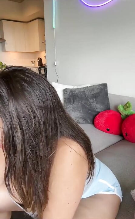 Прямая трансляция с Dani Valentina