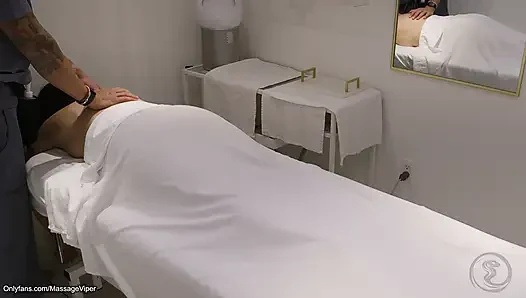 Legit massage client gets a happy ending