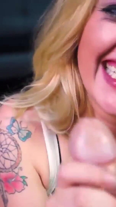 لحظة مذهلة من "شقراء هوتي مايا تعطي BJ وتحصل على كسها قصفت بعمق و jizzed!"