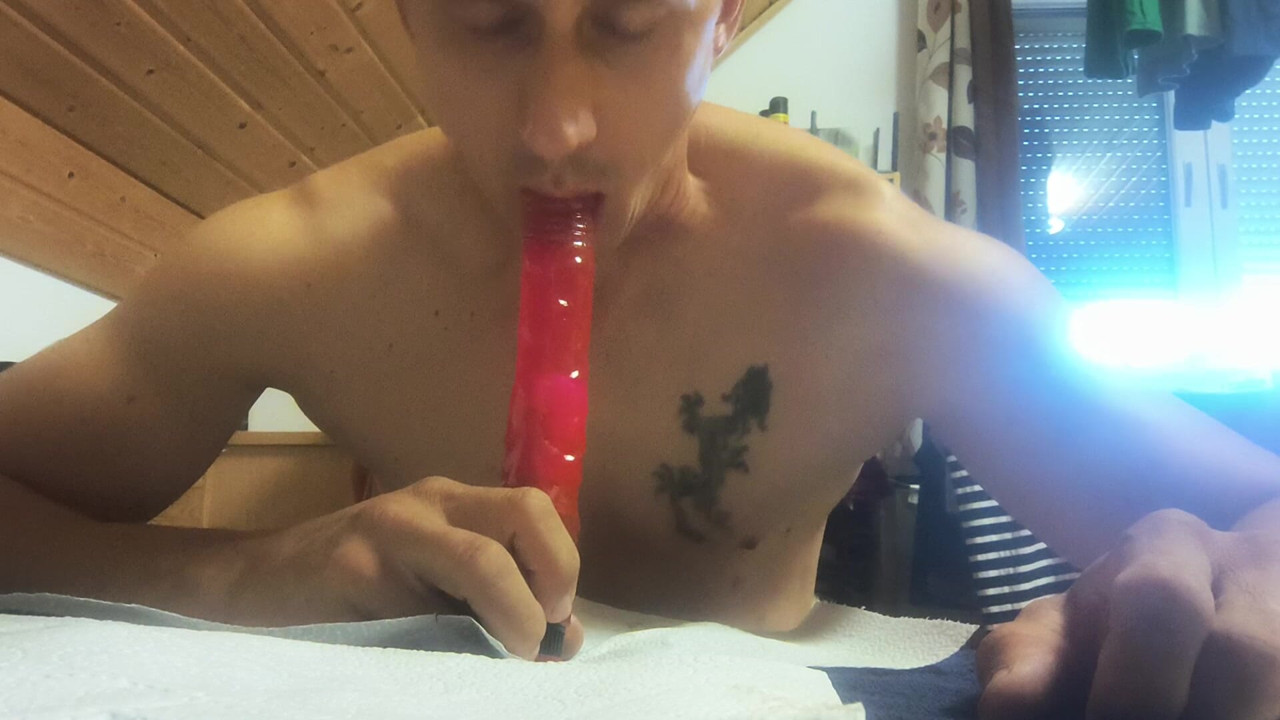 Deepthroat my rose dildo