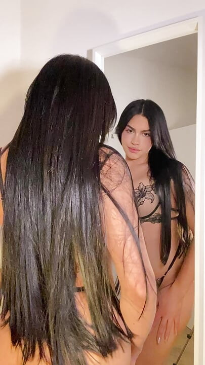 Viviana transz latina gőzölgő dögös mell kötekedés mocskos beszéd