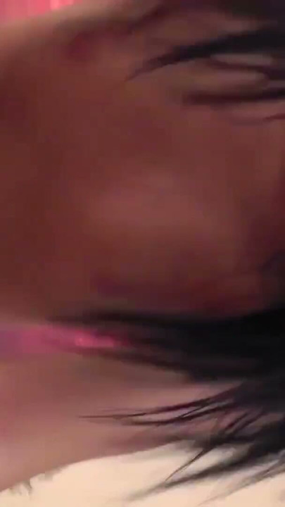 Chica sexy engaña a su novio y folla por un creampie | Clip 1
