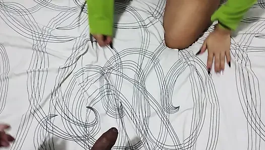 Üvey babam ile ilk kez prezervatifsiz anal seks, götümden bitiriyor.