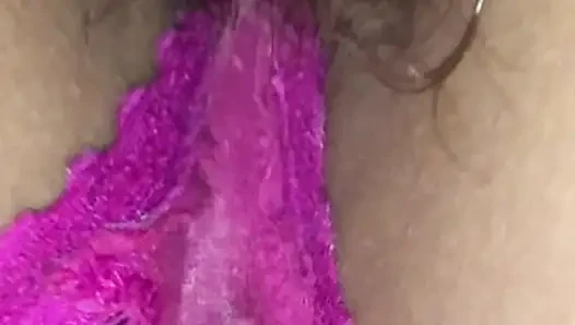 Istri amatir menggoda suami - dia tahu aku suka semak-semaknya dan memprovokasiku