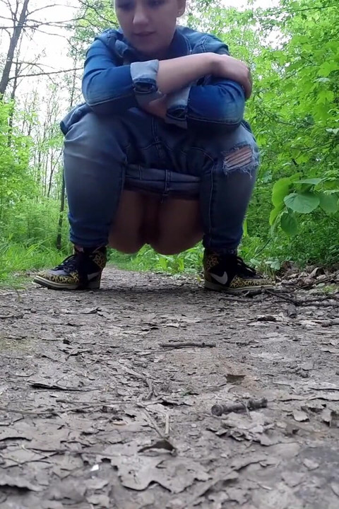 All natural - Ingrid is peeing and wiping herself with a leaf, several peeing attempts