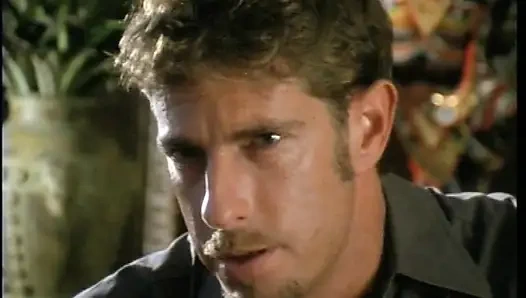 Ateşli kadınlarla sıcak güneşin altında çölde bile sikişiyor