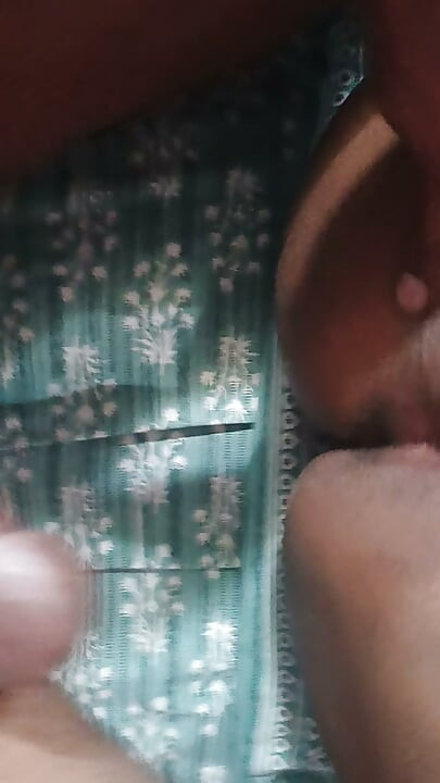 Desi Bhabhi Ki Gaand Mari Thuk Laga ke