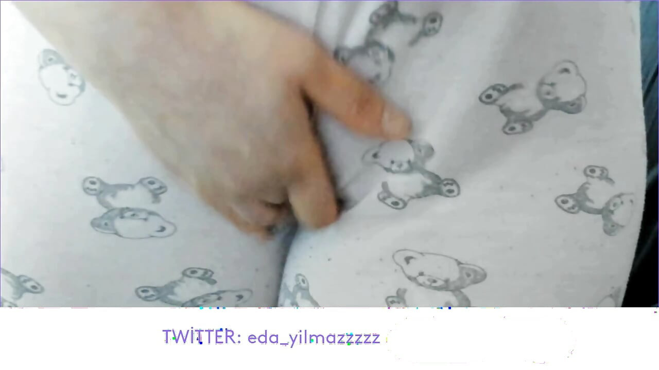 CAMELTOE- MASTURBATE WITH PAJAMA- RUBBING PUSSY WITH PAJAMA