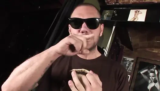 Грязные игры Начо с красивой милфой в Мадриде