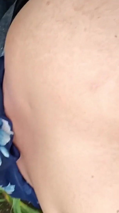 Brother-in-law took his sister-in-law to his farm and made his sister-in-law in the open forest and is grabbing the sister-in-law's fat ass, tearing the sister-in-law's pussy | Clip 1