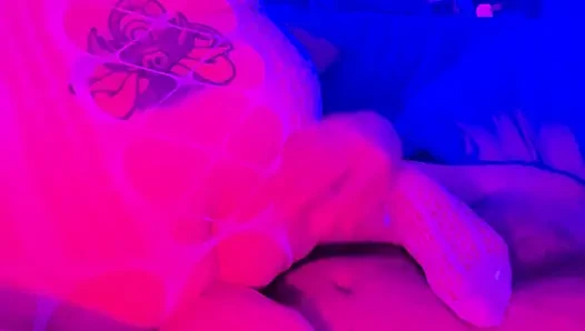 Gerçek kız arkadaş erkek arkadaşına ıslak gırtlağına kadar sakso çekiyor - ev yapımı amatör