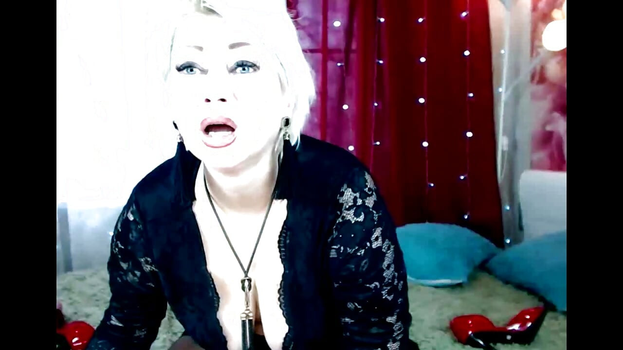 Aimee Hot MILF - Dan u životu cool zrele webcam kurve iz Moskve .!. ))